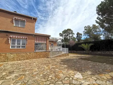Chalet en calle Alamillo