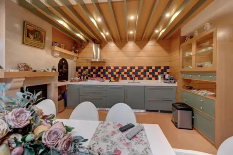 Casa adosada en calle Hijos de Santiago Rodrigu