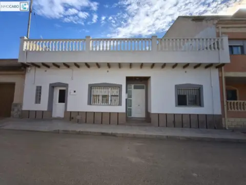 Casa en - Dolores de Pacheco - Santa Rosalía