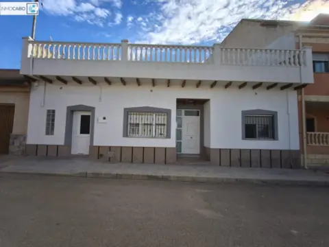 Casa en - Dolores de Pacheco - Santa Rosalía