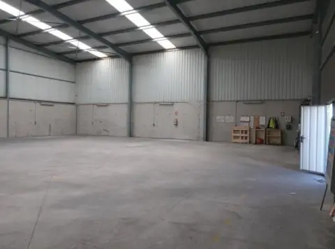 Nave industrial en Yagüe-Villalonquejar