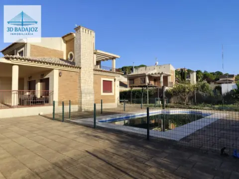 Chalet en Los Montitos