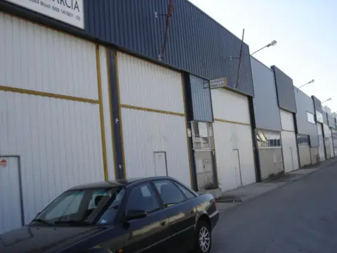 Nave industrial en calle de Vitoria