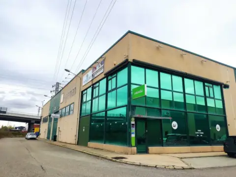 Nave industrial en calle de la Bureba