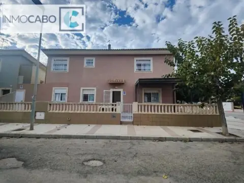Casa pareada en Los Narejos-Punta Calera