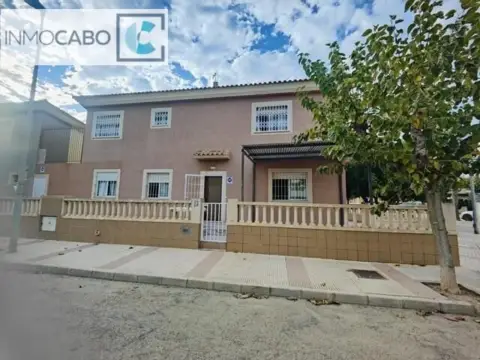 Casa pareada en Los Narejos-Punta Calera