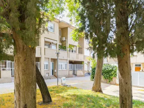 Dúplex en calle Castaño