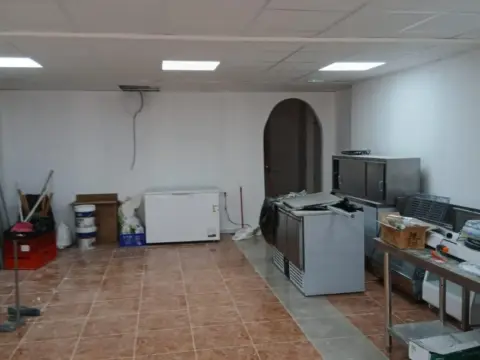 Local comercial en Plaza Barcelona