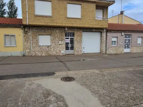 Casa adosada en calle Escribano, 54