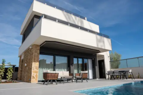 Chalet en calle Gerona