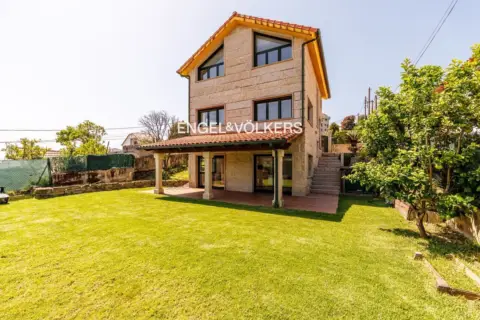 Chalet en calle de Curros