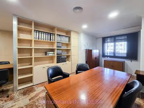 Oficina en calle de los Capuchinos