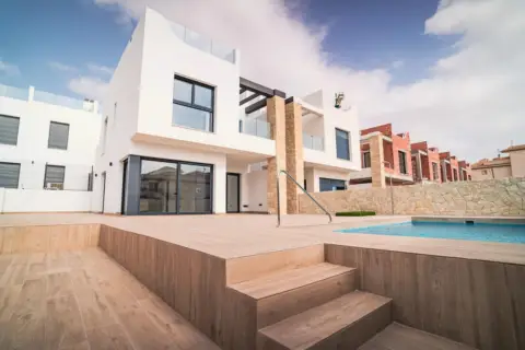 Chalet en Punta Prima