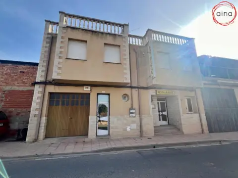 Edificio en Andosilla