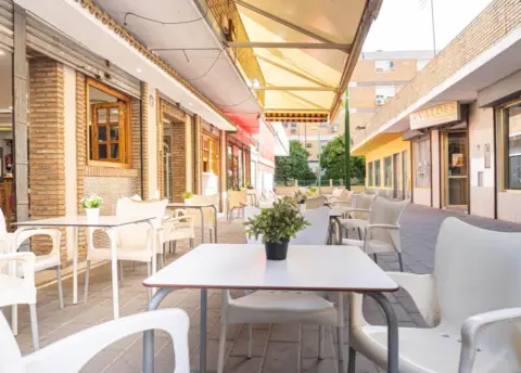 Local comercial en calle Puerto de Portalet, 5
