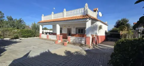 Chalet en Cañada de La Garrofera