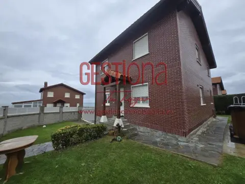 Chalet en Barrio El Faro