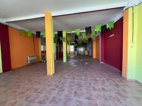Local comercial en Colegio S. Miguel