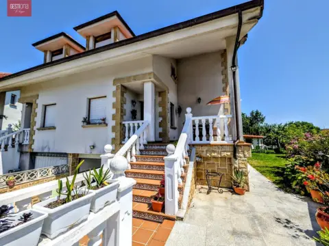 Casa pareada en Castillo