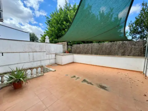 Casa adosada en Carrer des 25 de Desembre
