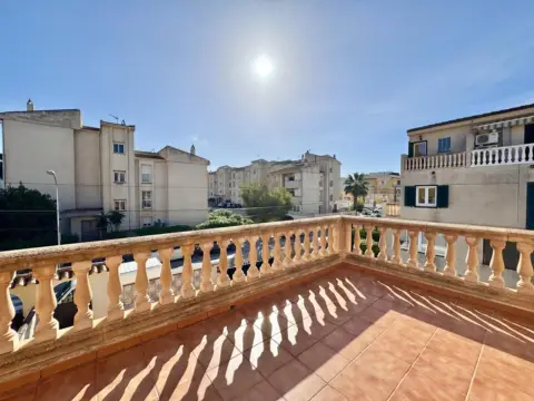 Casa pareada en Carrer del Pelicà