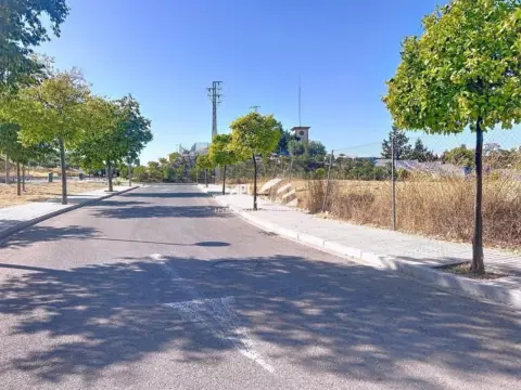 Terreno en calle Coral Lucentina