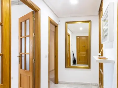 Piso en Avenida de Kansas City, 80