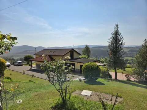 Chalet en calle El Jurrio Alto