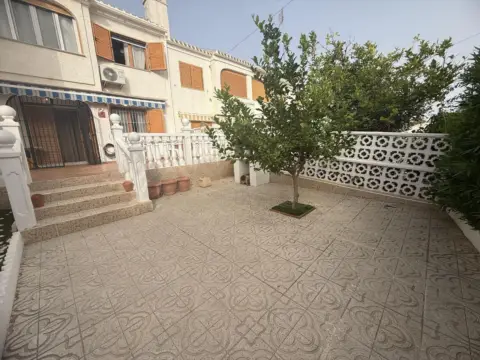 Chalet en calle de los Jazmines