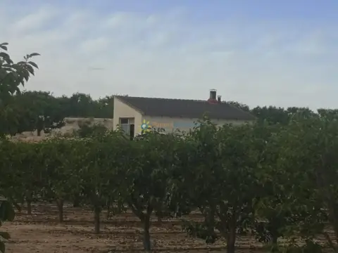 Finca rústica en A Las Afueras