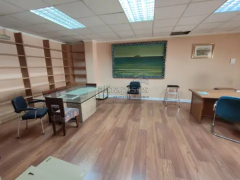 Oficina en Centro-Carretas