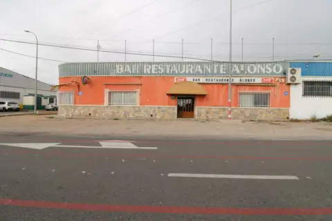 Nave industrial en Poligono Cachapet