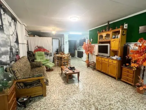 Local comercial en Plaza Barcelona