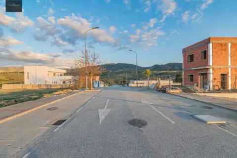 Terreno en calle Cerro de los Pinos