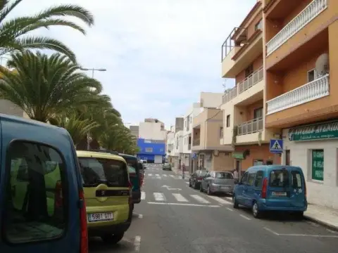 Flat in Avenida Islas Canarias, 15