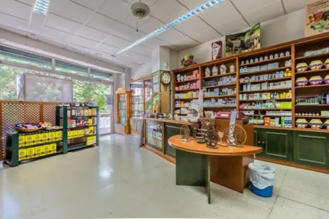 Local comercial en calle Tome Cano, 2