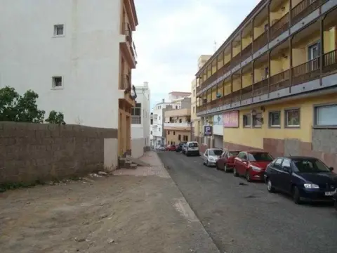 Piso en calle Llano Mora, 5
