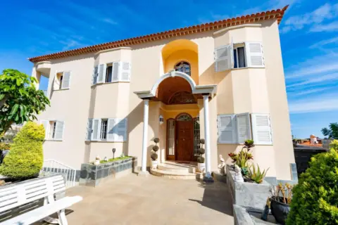 Chalet en calle de Emeterio Padrón Cruz, 1