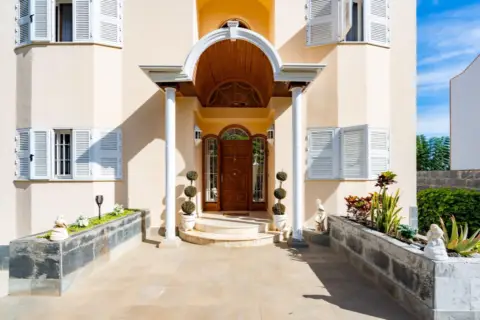 Chalet en calle de Emeterio Padrón Cruz, 1