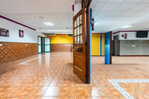 Local comercial en calle El Casino, 3