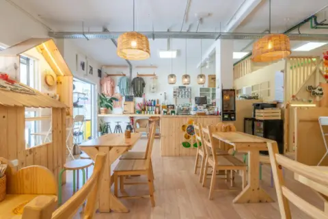 Local comercial en calle Villa de la Orotava, 10