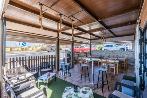 Local comercial en calle Llano Verde, 5