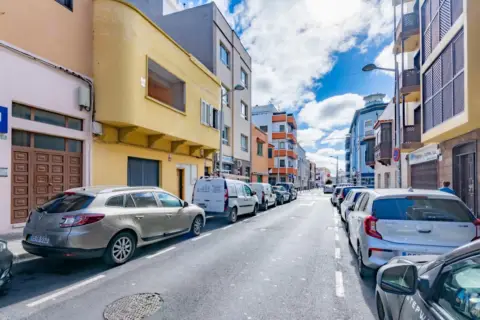 Casa en calle de Ruiz de Padrón, 120