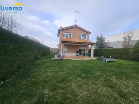 Chalet en San Medel