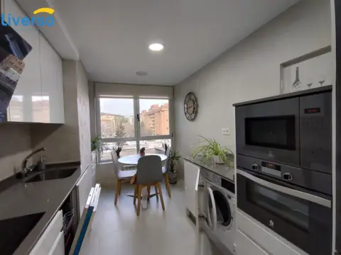 Piso en Avenida de los Reyes Católicos