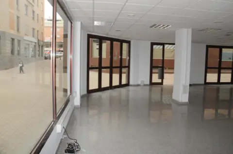 Local comercial en Paseo Maestra Encarnación Santana