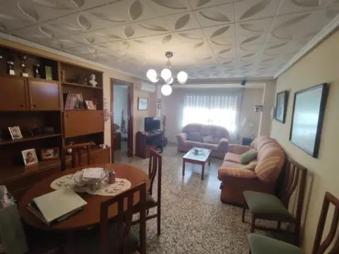 Piso en calle Lliróns