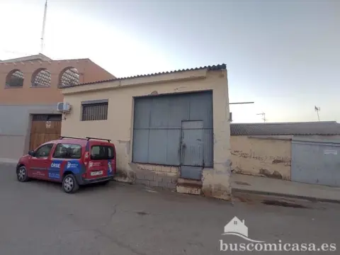 Nave industrial en calle del Río Guadalén