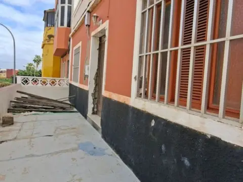 Casa adosada en calle de José Barrera Segura, 48