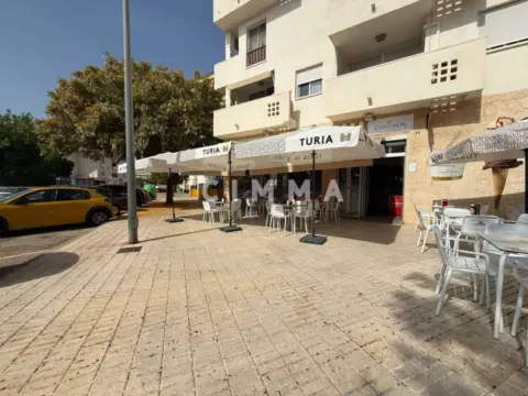 Local comercial en Avinguda de les Corts Valencianes